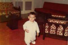 1969-Cagliari-Sardegna-infant-joe-in-pajamas-walking